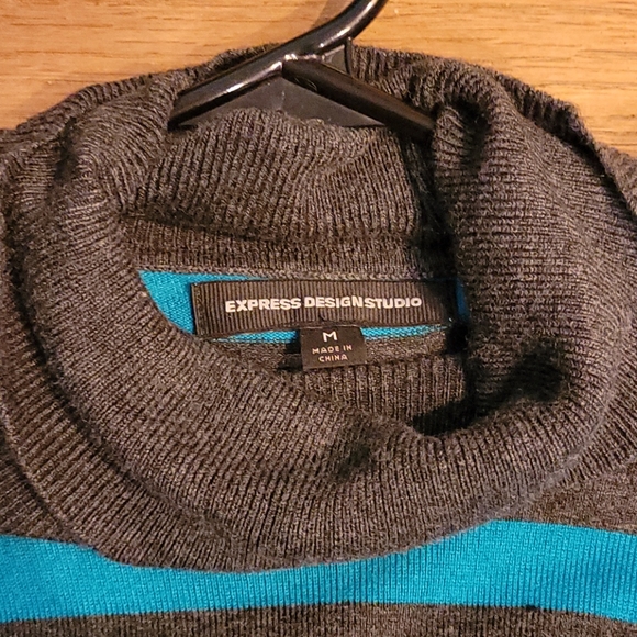 Express Turtle Neck Top - Picture 2 of 2